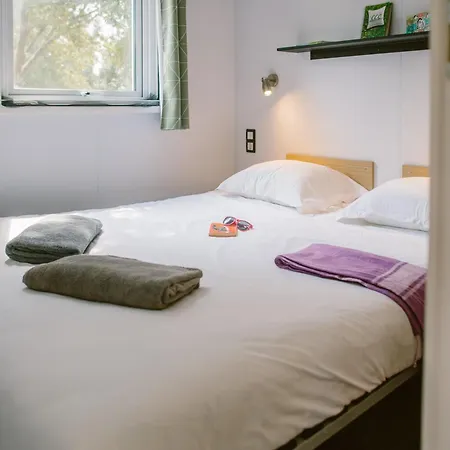 Domaine Naturiste De Riva Bella キャンプ場 *