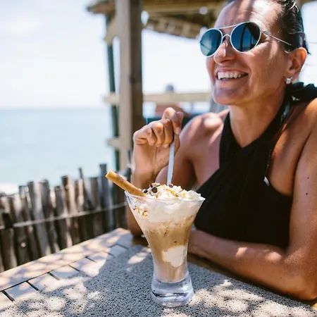 مكان تخييم Domaine Naturiste De Riva Bella *